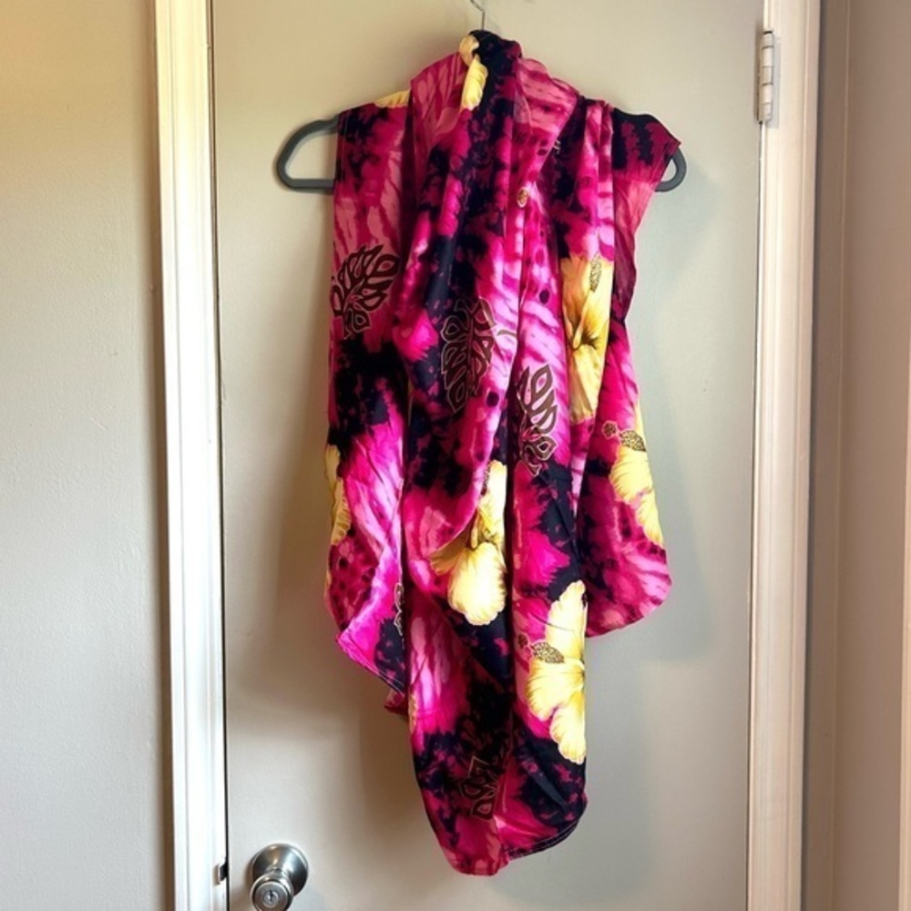 Unity Trading Hawaii Women’s Hot Pink Sarong Wrap With Yellow Hibiscus Flowers